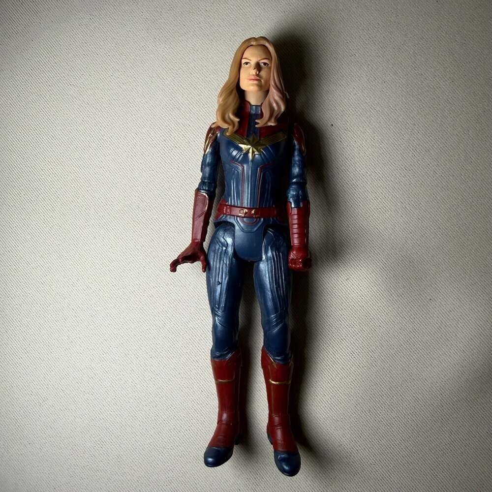 Hasbro Marvel Captain Marvel 6-Inch Action Figure